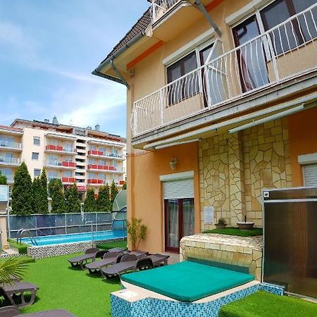 Napsugar Apartmanhaz Siófok Exterior foto