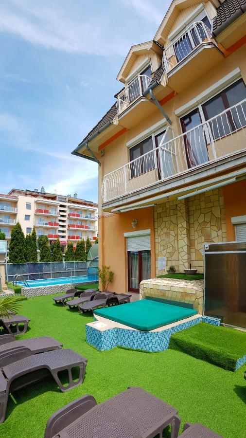 Napsugar Apartmanhaz Siófok Exterior foto