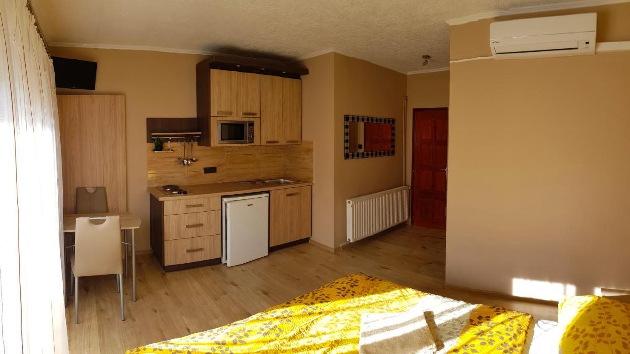 Napsugar Apartmanhaz Siófok Exterior foto