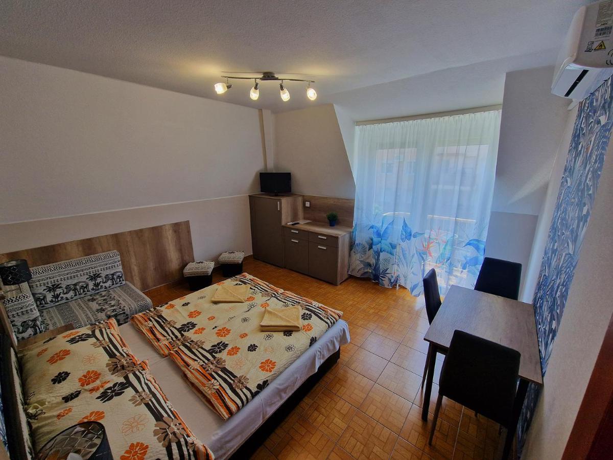 Napsugar Apartmanhaz Siófok Exterior foto