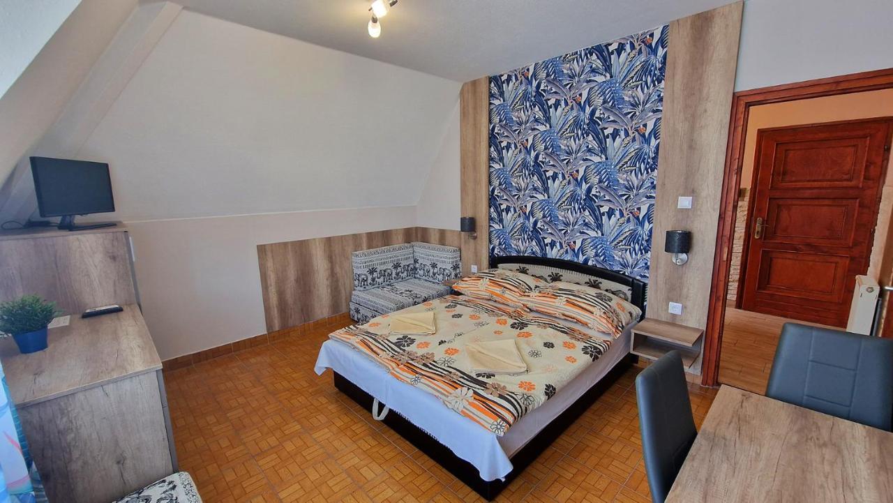Napsugar Apartmanhaz Siófok Exterior foto