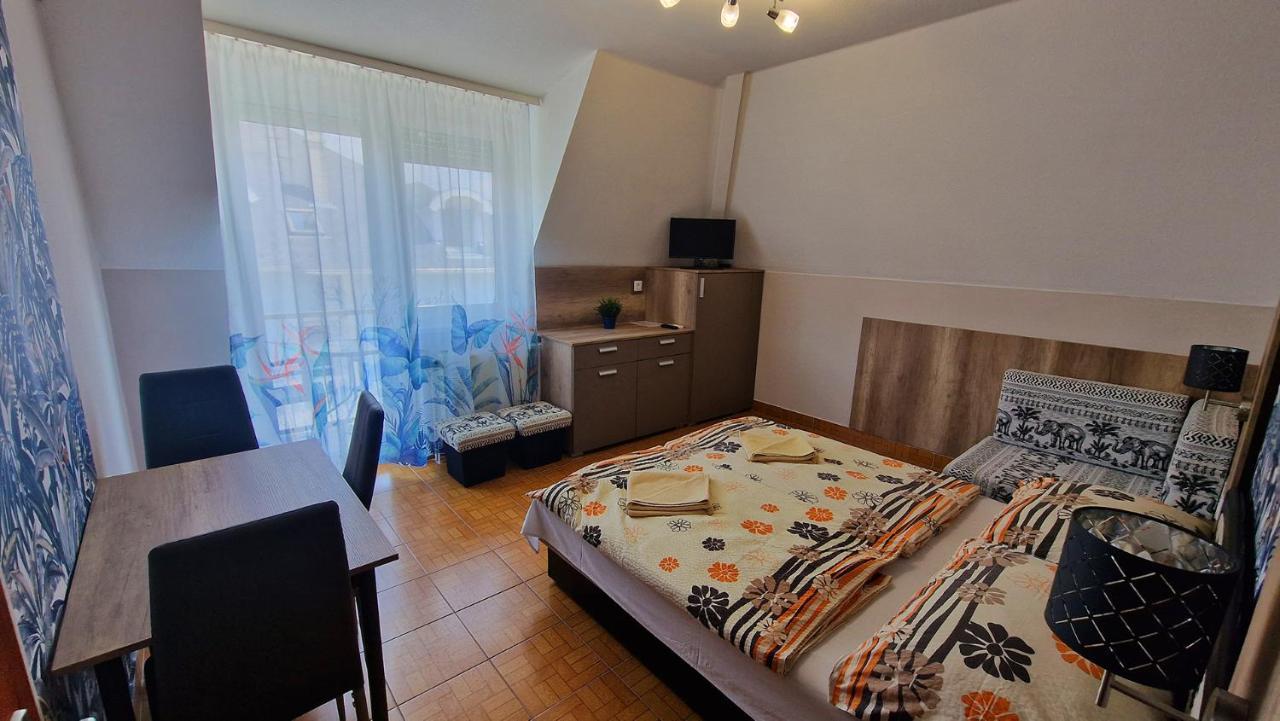 Napsugar Apartmanhaz Siófok Exterior foto