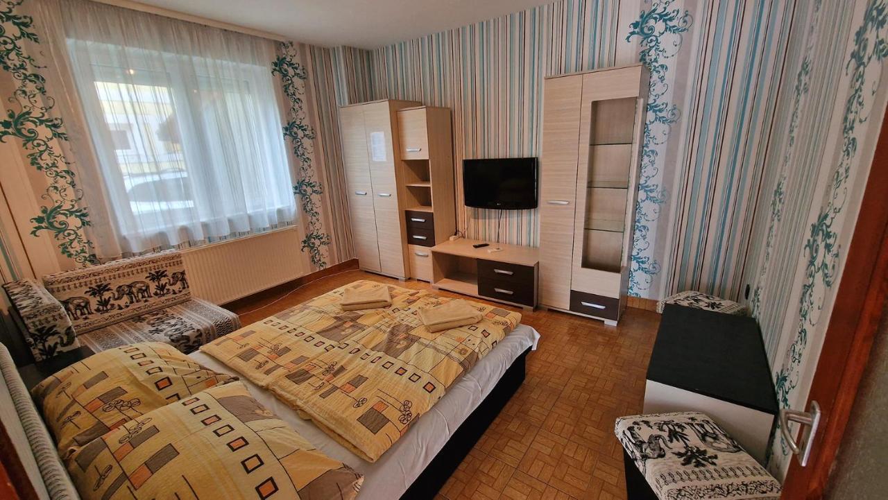 Napsugar Apartmanhaz Siófok Exterior foto